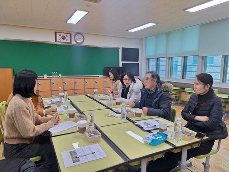 옥재은 서울시의원, 중구 청구초등학교 방문하여 교육환경 점검