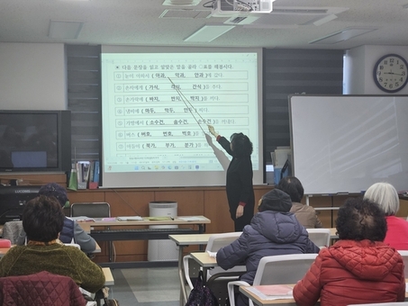 관악구 문해교육으로 배움의 꿈 이룬다