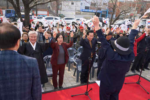 태극기 물결 속 울려 퍼진 만세 함성… 강동구,‘상일리 3·1만세운동 기념행사’개최