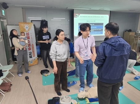 용산구, 심폐소생술 교육 확대… 외국인·청각장애인 위한 교육 도입