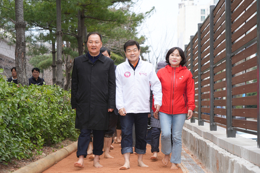 최영숙 운영위원장 제안사업 결실, ‘정릉천 맨발 황톳길’개장 