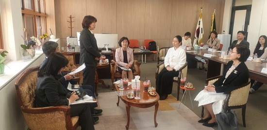 심미경 서울시의원, 휘경여자중학교 방문… IB 관심학교 운영 현황 점검