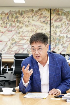 “더는 두고 볼 수 없다” 종로구, 헌재 인근 상인·주민 지원책 강구