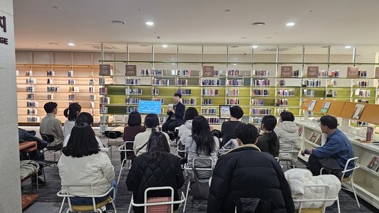 경기도서관, 개관 두 달 만에 27만 명 찾은 ‘핫플레이스’ 되다