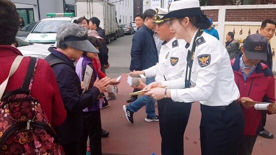 동대문署, 선농대제 행사장서 교통안전캠페인 실시
