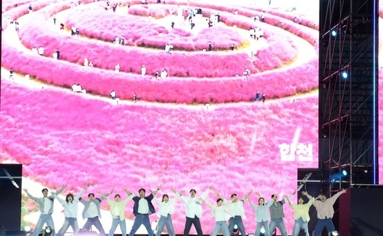 경남도립예술단, 쇼콰이어 합창 공연으로 ‘2026 전국생활체육대축전’ 서막 화려하게 장식