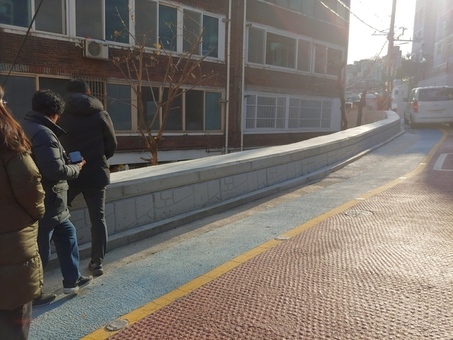 중구, 노후 담장과 석축 등 안전취약시설 보수
