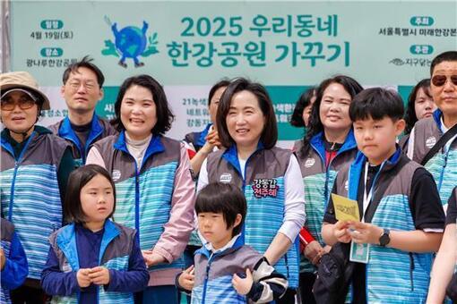 '강동엄마' 박춘선 시의원, ‘우리동네 한강 가꾸기’지역주민과 힘 합쳤다!