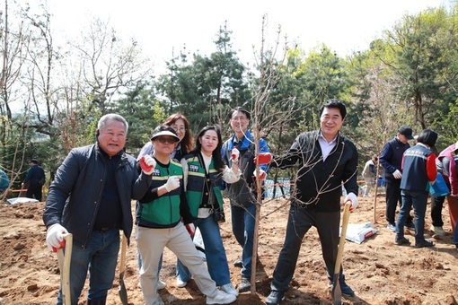 관악구, 제79회 식목일 기념  탄소·미세먼지 줄이는“나무심기”동참