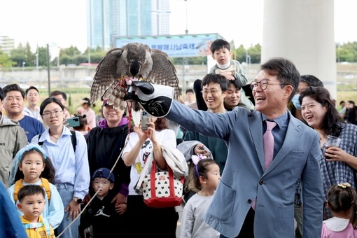 매사냥부터 단풍길 음악회까지! 성동구, 특색 있는 마을 축제로 물든다