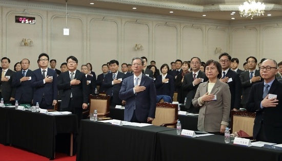 다시 뛰는, 일하고 싶은, 깨끗한 공직문화 쇄신 앞장서