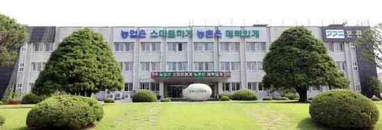 경기도농업기술원, 버섯 수확 후 남은 배지 축사용 깔개로 재활용 추진