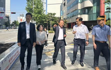 이병윤 교통위원장,  제기동역 1번출구 E/S 공사현장 점검!