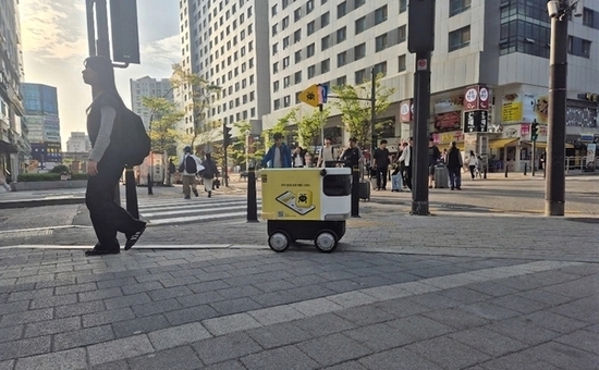 강서구, 커피 배달부터 공원 순찰까지... 로봇이 일상이 되는 도시 만든다