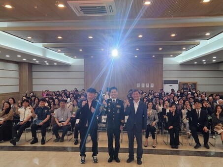 동부교육지원청, 중랑경찰서와 협력하여 ‘진화하는 사이버폭력과 부모의 역할’ 학부모 강연 개최