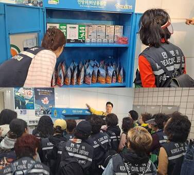 은평구 여성민방위대, 비상용품함 점검 실시…“구민 안전 우리가 지킨다!”