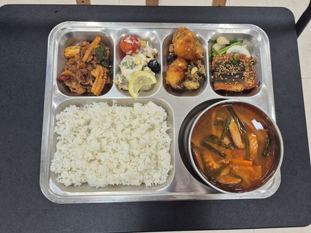 군 장병 입맛 사로잡은 ‘수산물 특식’ 경남도, 군 급식 수산물 확대 나선다!