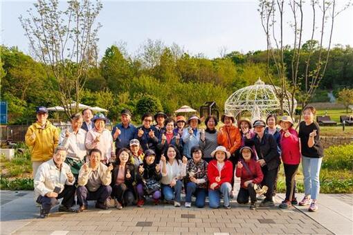 '강동엄마' 박춘선 시의원, 에코친구들과 제18차 고덕천 정화활동 함께 펼쳐