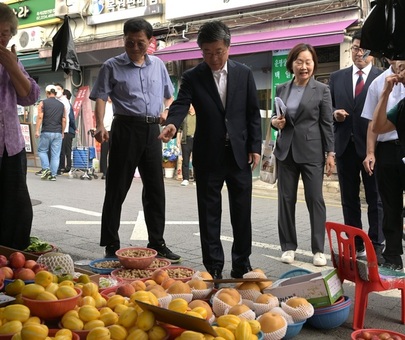 김길성 중구청장, 추석 앞두고  전통시장·골목상권 찾아 상인들과 ‘소통’