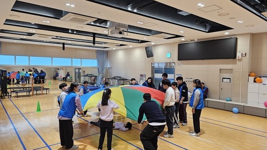 아이는 뛰고, 보호자는 휴식을... 금천구, 발달장애 아동 대상 ‘돌봄체육교실’ 운영