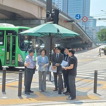 이숙자 운영위원장, 반포사거리 과속방지턱 설치 위한 현장 방문