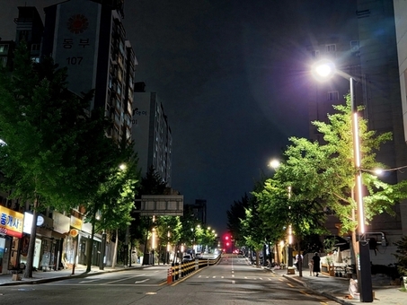 관악구, 현대시장 사거리 일대 안전하게 밝힌다 똑똑한 '스마트폴 안심가로등' 20개소 확충