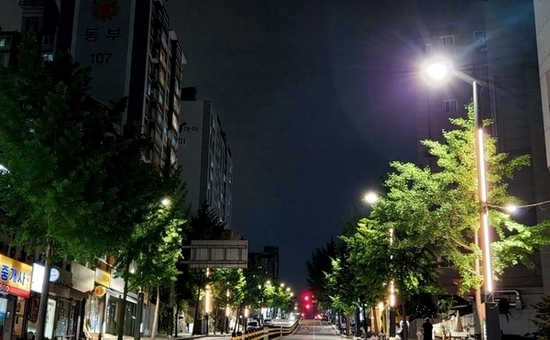 관악구, 현대시장 사거리 일대 안전하게 밝힌다 똑똑한 '스마트폴 안심가로등' 20개소 확충