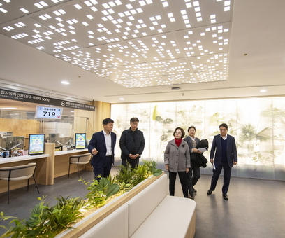 용산구 종합행정타운 민원실, 감각을 깨우는 치유 공간 ‘힐링정원’으로 재탄생