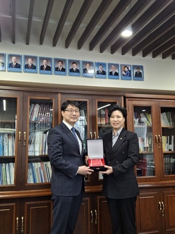 최재란 서울시의원, 신목고등학교 감사패 수상