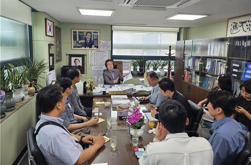 김기덕 시의원,“대장홍대선 역위치” 레드로드→홍대입구역사거리로 변경 설치하라!