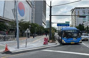 이병윤 교통위원장, 경동시장 사거리 우회전 전용차로 개통 환영!