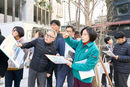 이수희 강동구청장, 입주 앞둔 천호3·4구역 통학로 안전 현장점검
