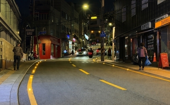 용산구, 경리단길 일대 솔라표지병 설치로 야간 보행환경 개선