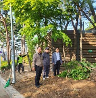 홍릉근린공원에 맨발산책로 조성 완료!