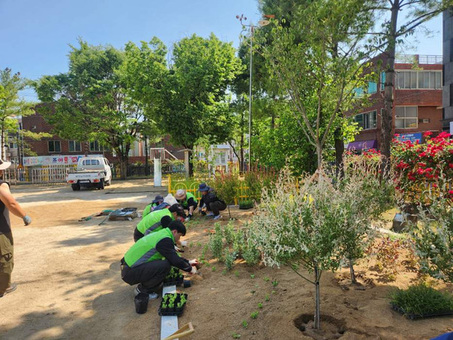 대구도시개발공사, 신서초 학교숲 조성