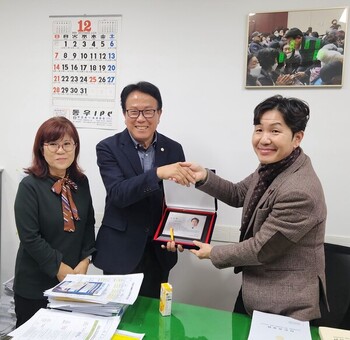 동대문구의회 서정인 의원, 한양수자인 그라시엘 입주민 불편 해결 공로로 감사패 수상!