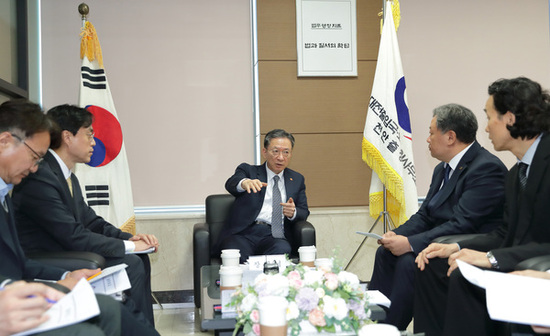 법무부장관, 대전출입국·외국인사무소 천안출장소 정책현장 방문