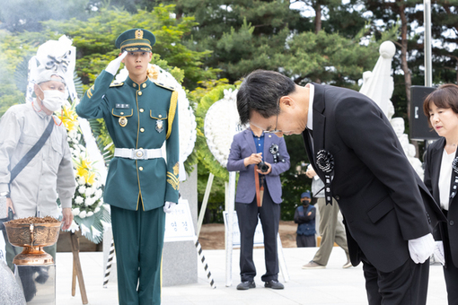 김동연 지사, 68회 현충일 추념사 통해 순국선열과 호국영령 추모