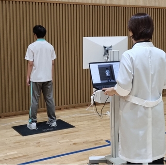 “청소년 척추 건강 지킨다” 강북구, 척추측만증·거북목 검진 실시