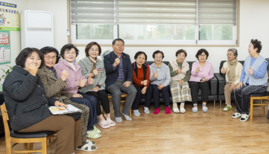 “무더위에서 한파까지”  용산구, 어르신 곁 지킨 현장 행정