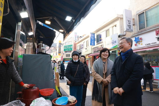 구로구, 설 명절 앞두고 전통시장·골목상권 현장 방문