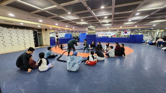 뒤집기 한 판! 중구, 레슬링으로 뭉친 가족 함께 웃었다