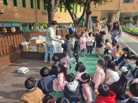 금천구, “분리배출 실천하고 휴지도 받아요”... 어린이집 재활용품 교환 행사 운영
