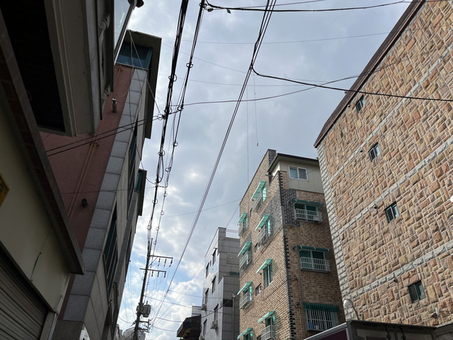 금천구, 거미줄 같은 전깃줄 정비... 도심 하늘 연다