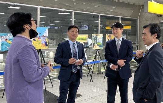 ESG 특별전, 내빈 방문 연일 화제! 안규백 의원, 한신 시의원, 박남규 구의원, 컬딥의 지역상생 노력에 격려