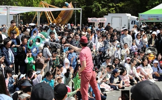 성동구, 어린이날‘와글와글’축제 개최... 왕십리광장 놀이공원으로 변신