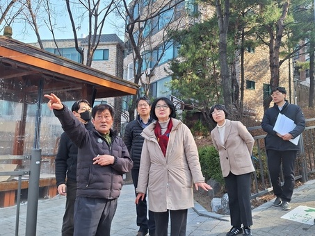 옥재은 서울시의원, 남산공원 체육시설 현장점검 실시