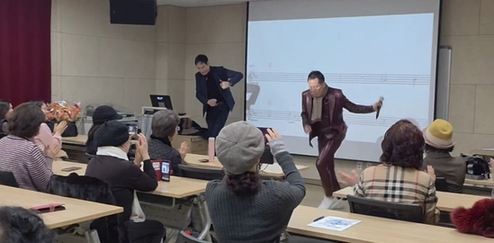 가수 이진관, 새해 무대에서 다시 울린 ‘인생은 미완성’의 감동