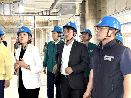 이희원 서울시의원, 흑석고등학교 건설 현장 방문 “편안하고 안전한 교육 환경 조성 주문”