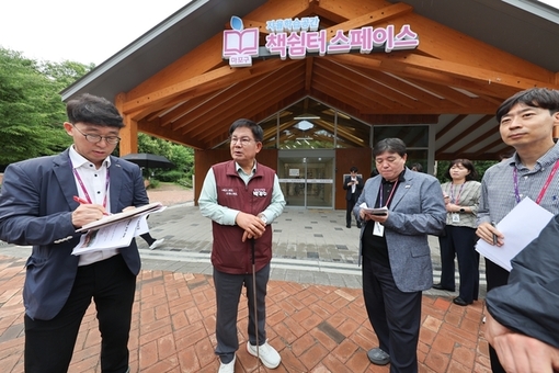 16개의 동 동장들과 현장에서 답을 찾는, 마포구 동장 월례회의 개최